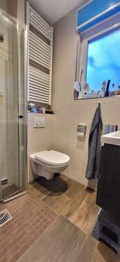 Neuwertiges Duschbad - 