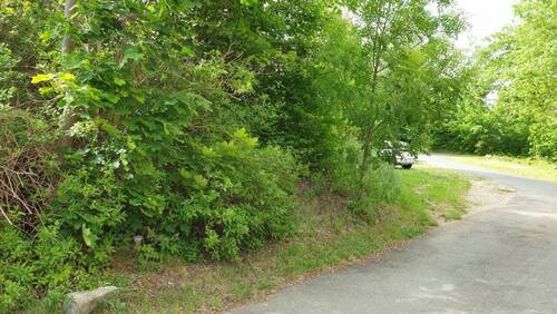 Einfahrt, Grundstück links - Grundstück in Plauen