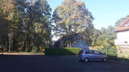 Stellplätze vor dem Haus (+ EUR 30,00) - 