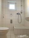 Bad mit Dusche - 