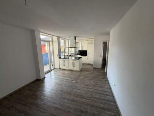 Wohnzimmer / Küche - 2 Zimmer Etagenwohnung in Nürnberg