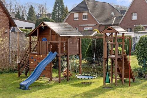 eigener Spielplatz - 