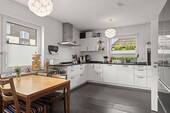 moderne Küchenzeile - 7 Zimmer Einfamilienhaus zum Kaufen in Neu Wulmstorf
