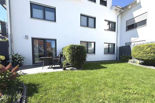 Garten mit Terrasse - 