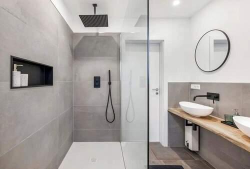 Badezimmer - Frisch renovierte 3-Zi. Wohnung in Nürnberg LaufamholzMögeldorf - perfekt für kleine Familien