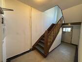 Treppenhaus EG - Mehrfamilienhaus, Wohnhaus mit 242,10 m&sup2; in Leverkusen zum Kaufen