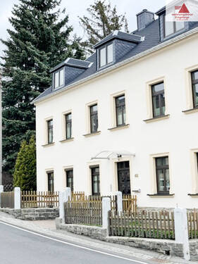 Ansicht Straße - Mehrfamilienhaus, Wohnhaus mit 260,00 m² in Wiesa / Schönfeld zum Kaufen