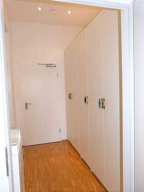 Flur - Kleiderschrank - 