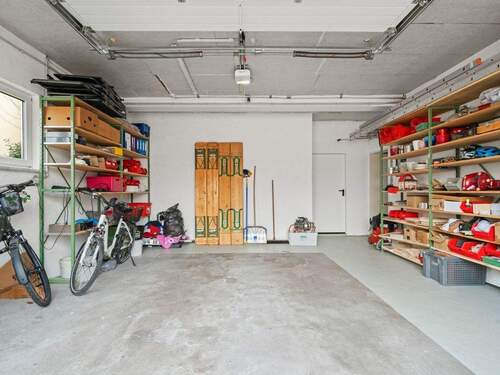 Große Garage im Haus - 