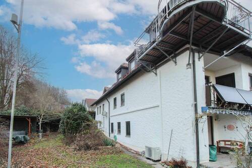 Außenansicht mit Garten - Großzügiges Zweiparteienhaus mit Gewerbeeinheit - insgesamt ca. 389 m² Fläche