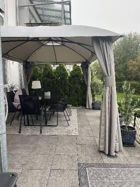 Sonnenterrasse - Hochwertige 3-Zimmerwohnung mit großzügiger Sonnenterrasse in ruhiger Lage