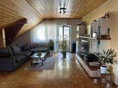 Wohn-/Esszimmer - Gemütliche 2-Zimmer-DG-Wohnung mit Balkon und Carport