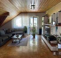 Gemütliche 2-Zimmer-DG-Wohnung mit Balkon und Carport - Ettenheim
