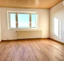 Wohnen in Bärenstein mit tollem Ausblick und eigenem Garten - PKW-Stellplatz und Garage vorhanden!!