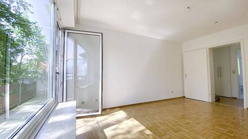 Wohnzimmer - 3 Zimmer Etagenwohnung in München