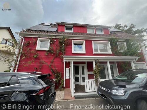 Frontansicht - 5 Zimmer Etagenwohnung in Neckartailfingen