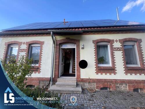 Hauseingang - Einfamilienhaus direkt zum Einziehen !