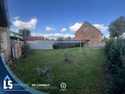 Gartenfläche Vorderseite - 