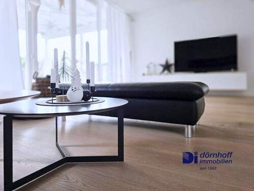 Wohnzimmer mit offener Küche - 