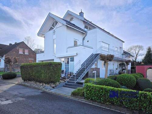 Hausansicht - 4 Zimmer Etagenwohnung in Dortmund