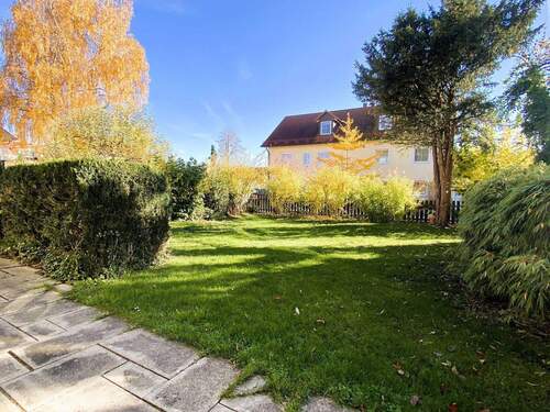 Garten / Terrasse - Seltene Gelegenheit: EG-Wohnung mit großem Privatgarten in Neufahrn