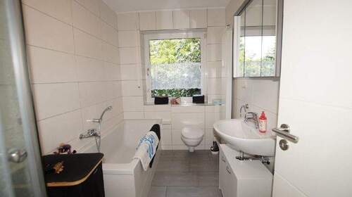 Bad - Etagenwohnung mit 61,00 m&sup2; in Straubing zur Miete