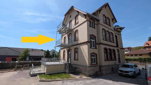 Außenansicht - Repräsentative Altbauwohnung mit 4 Zimmern, 2 Bädern, Balkon und Stellplatz