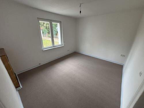 Wohnzimmer - 3 Zimmer Bungalow zum Kaufen in Berlin