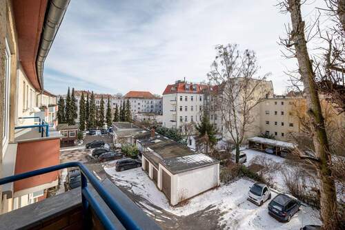 Blick in den weitläufigen Hof - 