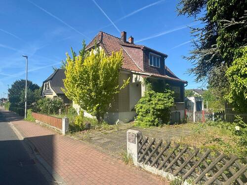 Hausansicht - 6 Zimmer Einfamilienhaus in Wunstorf