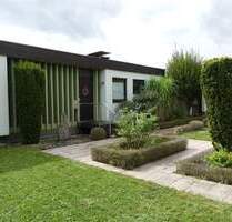 Architektenhaus mit Einliegerwohnung, zwei Einzelgaragen und unverbaubarem Weitblick - Wadern