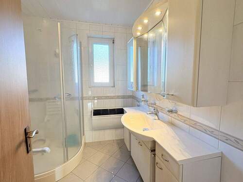 Badezimmer (EG) - 