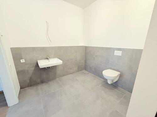 Bad mit Dusche - 