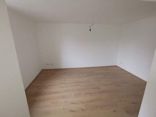 Wohnen - Etagenwohnung mit 50,90 m&sup2; in Altfraunhofen zur Miete