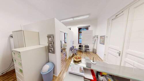 Frei-werdende-Gewerbeeinheit-inmitten-des-Aachener-Zentrums-mit-zwei-Praxisraumen-und-Stellplatz-11012025_160248 - 