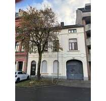 Frei werdende Gewerbeeinheit inmitten des Aachener Zentrums mit zwei Praxisräumen und Stellplatz