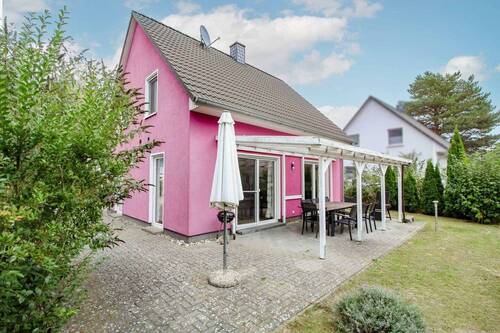 Terrasse - Gepflegte 5-Zi.-Ferienimmobilie oder Zweitwohnsitz mit Garten in RöbelMüritz