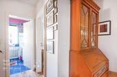 Flur Blick zum Bad - 
