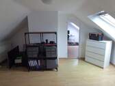 2.Zimmer Dachgeschoss-ebenso - 