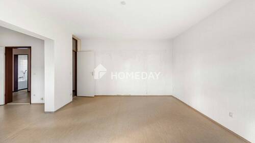 Wohnzimmer 2 - 3 Zimmer Etagenwohnung in Erlangen