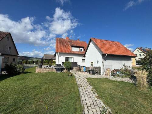 Blick auf Rückseite - 5 Zimmer Einfamilienhaus zum Kaufen in Dielmissen