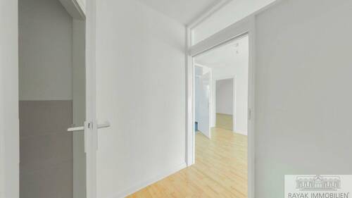 Diele - 2 Zimmer Etagenwohnung zur Miete in Düsseldorf