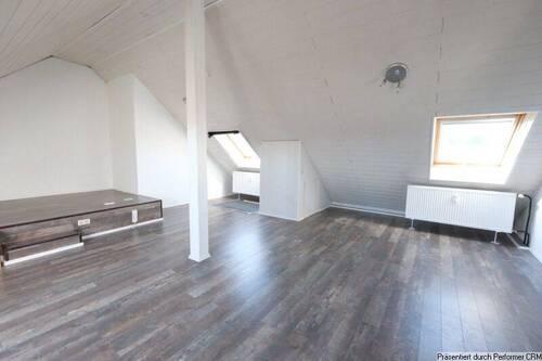 Ausgebautes 2. Dachgeschoss Fensterseite Nord - 