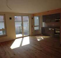 sonnige Wohnung mit großem Balkon Terrasse - Mittich