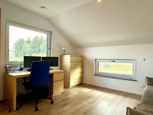 Schlafzimmer Kind 2 / Büro - 