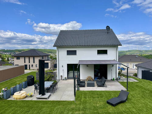 Rückansicht mit Terrasse - 