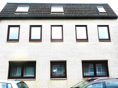 Ansicht : Erdgeschß - Obergeschoß - ausgebautes Dachgeschoß - 25355 Barmstedt gepflegtes Stadthaus - FREI 2026 ! - suchen - ansehen - zugreifen - kaufen - einziehen ! - viel Raum : EG - OG - ausgeb. Dachgeschoß !