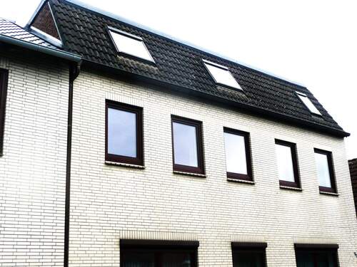 sehr gepflegte Erscheinung - 5 Zimmer Mehrfamilienhaus, Wohnhaus zum Kaufen in Barmstedt