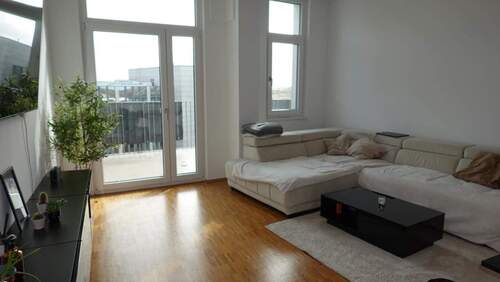 Wohnraum / Balkon - 3 Zimmer Etagenwohnung zur Miete in Düsseldorf