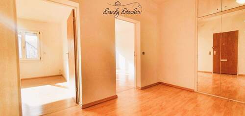 Flur + Zugang zum Schlafzimmer & Wohnzimmer - 